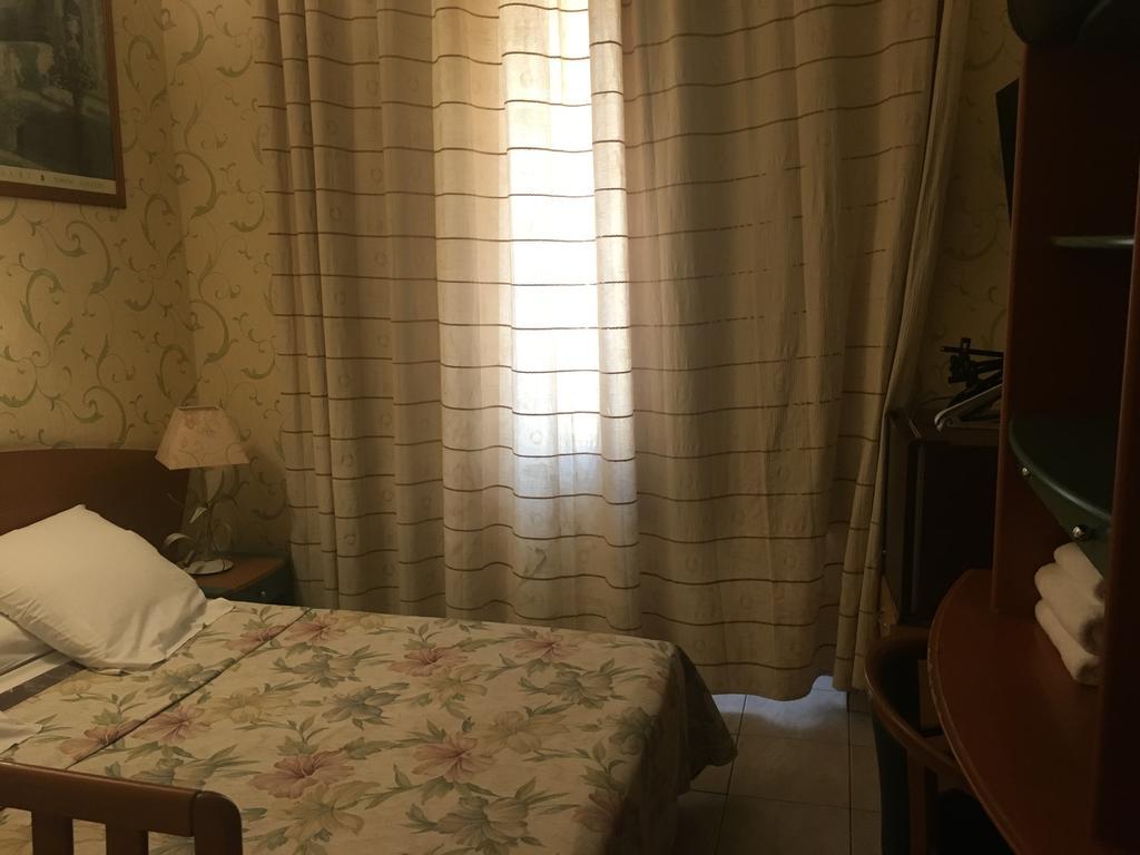 Hotel Relax Марсель Екстер'єр фото